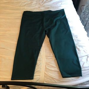 New with tags, Fabletics Salar Capri